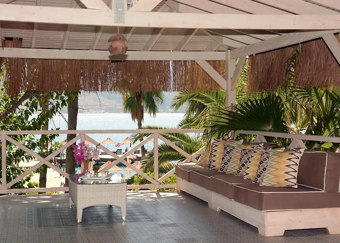 Beyaz Guvercin Butik * Selimiye (Aegean)